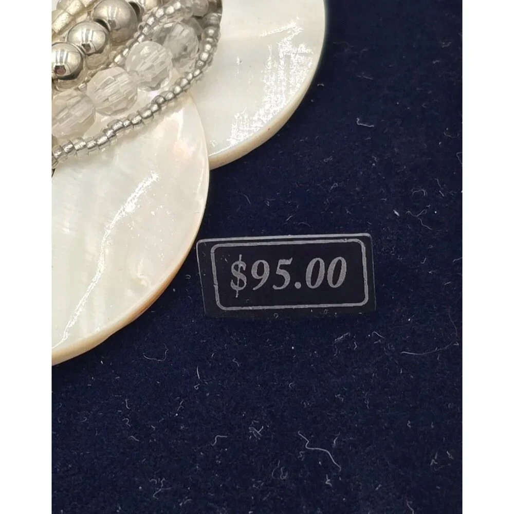 Bella Del Mar Expressions Classic Collection White Shell Jewelry Set of 3 - Picture 8 of 9